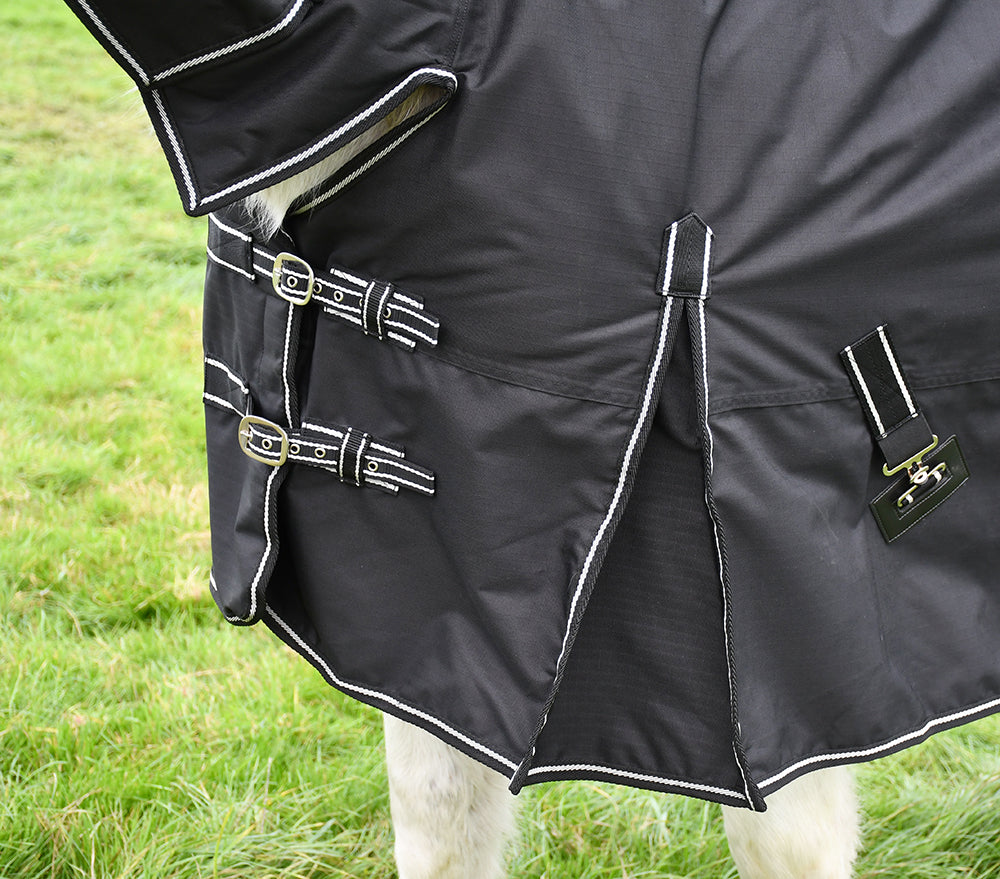 Rhinegold Monsoon Full Neck Combo Outdoor Rug With A Lofted 200gsm Fill.