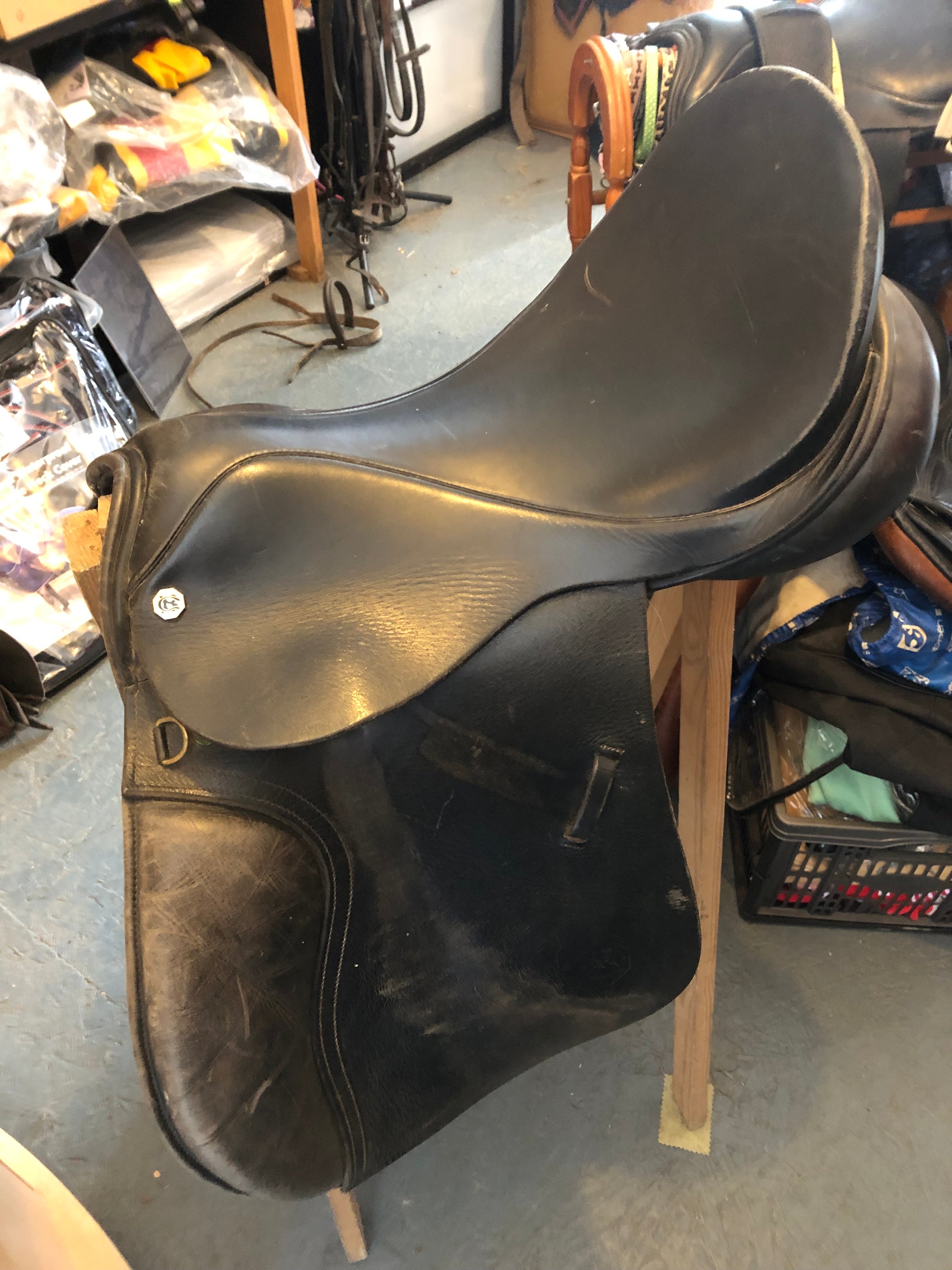 Barnsby Black Leather Saddle - PRELOVED - 17.5"